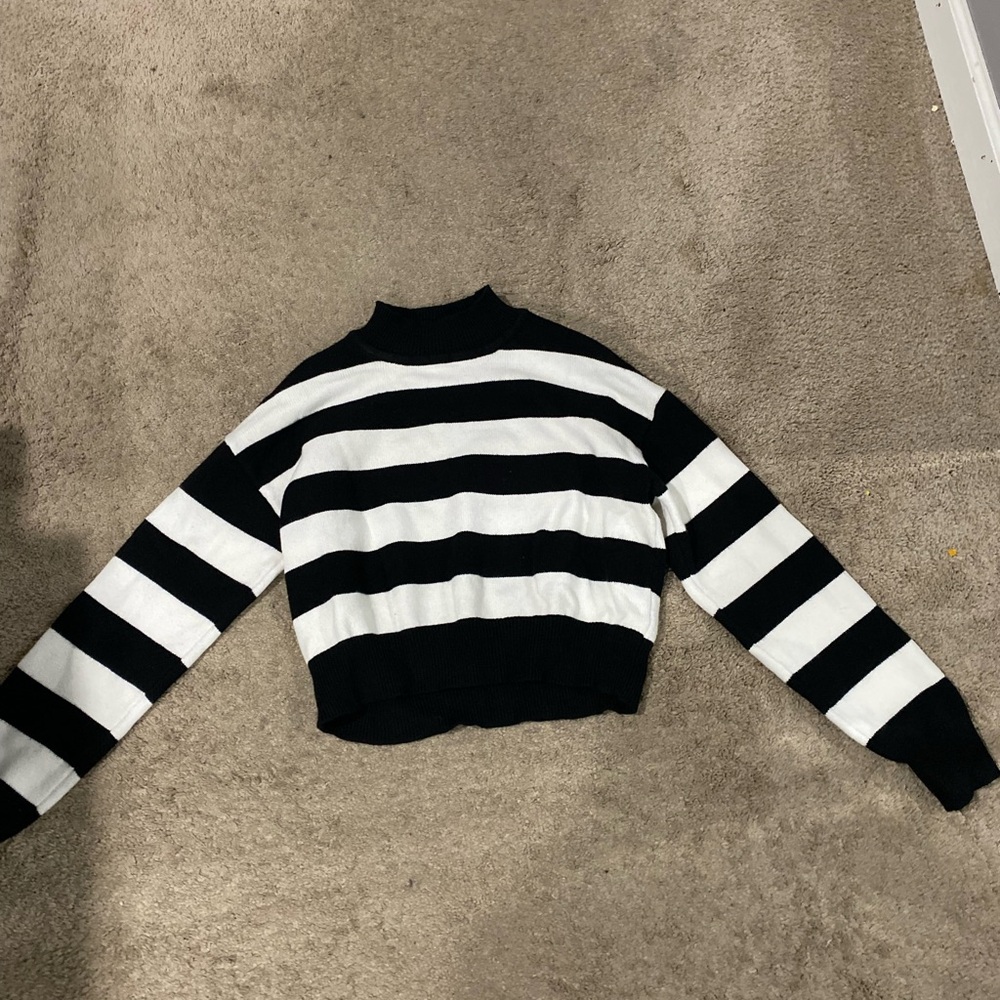 5/20 Cropped Black and White Striped Sweater